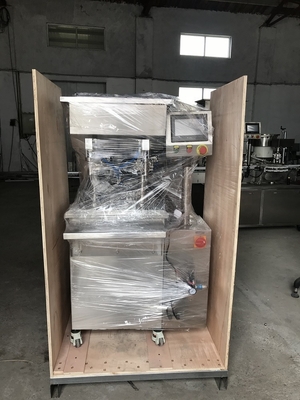 2000bph 1.5kwのシャンプーの低い電力の消費のための自動びんの充填機0.6 Mpa